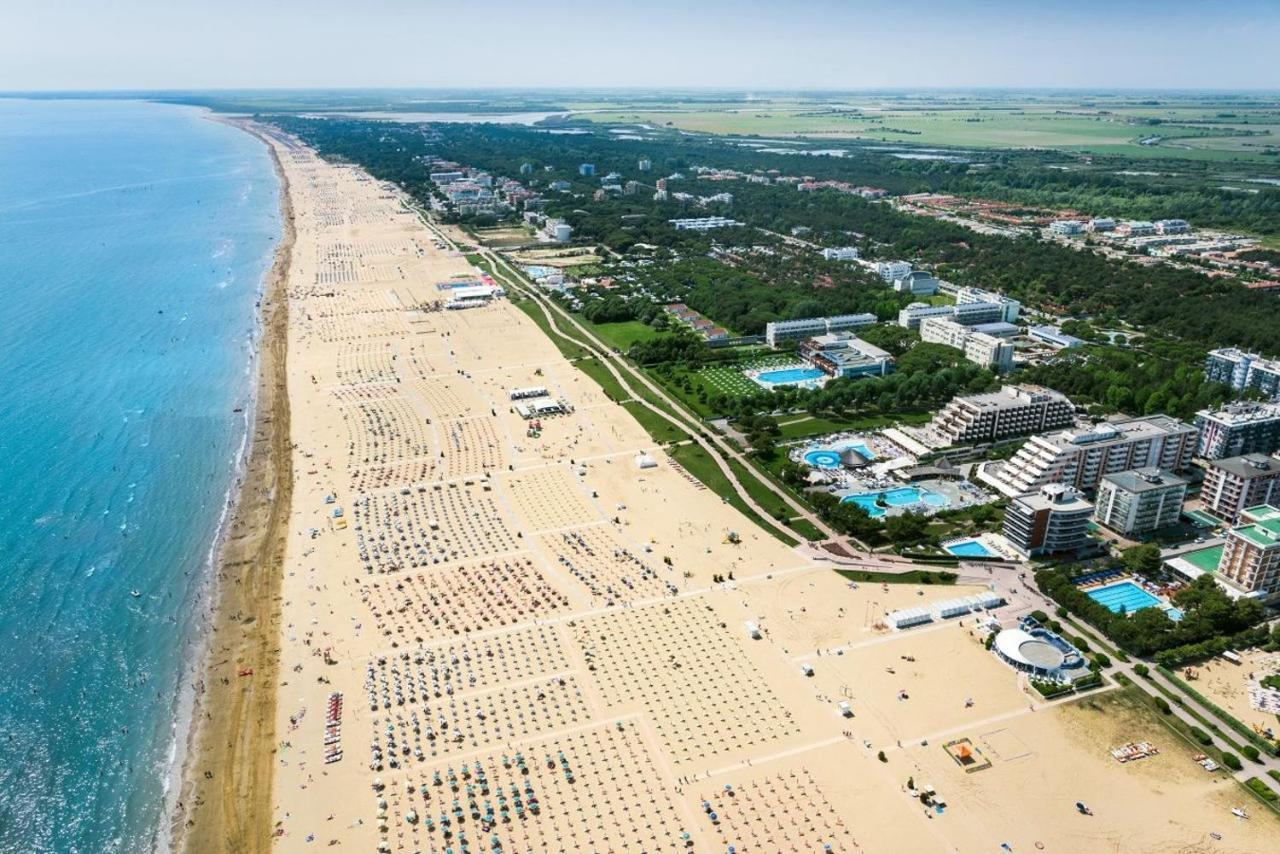 Appartamenti Sirio Via Pesci 6,8,14 Bibione Exterior photo